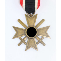  Kriegsverdienstkreuz 2. Klasse mit Schwertern, ohne Hersteller (Buntmetall)