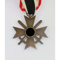  Kriegsverdienstkreuz 2. Klasse mit Schwertern, ohne Hersteller (Buntmetall)