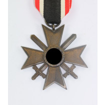  Kriegsverdienstkreuz 2. Klasse mit Schwertern, ohne Hersteller (Buntmetall)