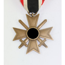Kriegsverdienstkreuz 2. Klasse mit Schwertern, ohne Hersteller (Buntmetall)