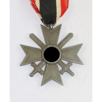 Kriegsverdienstkreuz 2. Klasse mit Schwertern, ohne Hersteller (Zink)