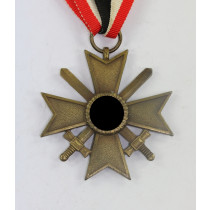 Kriegsverdienstkreuz 2. Klasse mit Schwertern, ohne Hersteller (Zink)