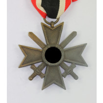  Kriegsverdienstkreuz 2. Klasse mit Schwertern, ohne Hersteller (Zink)