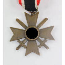  Kriegsverdienstkreuz 2. Klasse mit Schwertern, Hst. 32 (W. Hobachter, Wien)