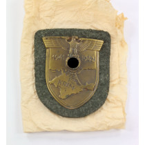 Krimschild auf Heeresstoff, Typ 3.12, Packpapier