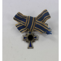  Miniatur Mutterkreuz in Silber an Schleife