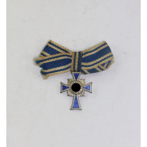  Miniatur Mutterkreuz in Silber an Schleife, Hst. L/11 (Wilhelm Deumer, Lüdenscheid)