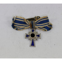 Miniatur Mutterkreuz in Silber an Schleife, Hst. L 54
