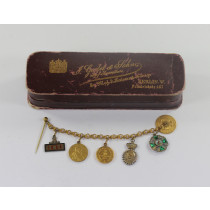 Miniaturenkette 5X, im Etui J. Godet & Sohn Hof Juweliere Se. Maj. d. Kaisers & Königs Berlin W. Friedrichstr. 167