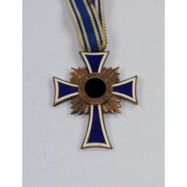 Mutterkreuz in Bronze, Der Deutschen Mutter
