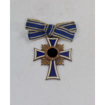  Mutterkreuz in Bronze, an Bandschleife