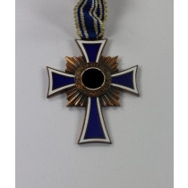  Mutterkreuz in Bronze, Der Deutschen Mutter