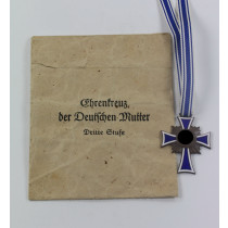 Mutterkreuz in Bronze, in Verleihungstüte Carl Poellath Schrobenhausen Obb.