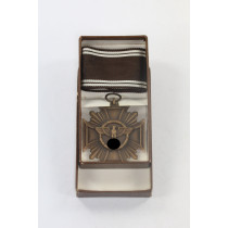 NSDAP Dienstauszeichnung in Bronze, Deumer, Buntmetall (!), im Etui RZM M1/120