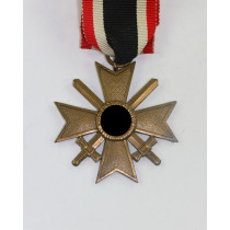 Kriegsverdienstkreuz 2. Klasse mit Schwertern, ohne Hersteller (Buntmetall)
