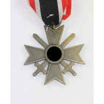  Kriegsverdienstkreuz 2. Klasse mit Schwertern, ohne Hersteller (Zink)