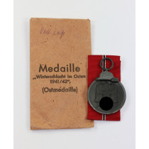  Ostmedaille, Hst. 3, in Verleihungstüte Wilhelm Deumer Lüdenscheid