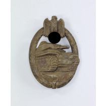 Panzerkampfabzeichen in Bronze.