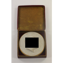 Porzellan Plakette, Adolf Hitler-Unser Führer 1889 20. April 1939 - Der Nürnberger Schuljugend gewidmet zum 20. April 1939 vom Oberbürgermeister der Stadt der Reichsparteitage, im Etui