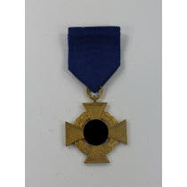  Treudienstehrenzeichen in Gold (40 Jahre), Für Treue Dienste