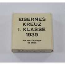 Umkarton Eisernes Kreuz 1. Klasse 1939, C.F. Zimmermann Ordensfabrik, Pforzheim