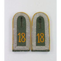 Wehrmacht Heer, Paar Schulterklappen Unterfeldwebel Kavallerie Regiment 18