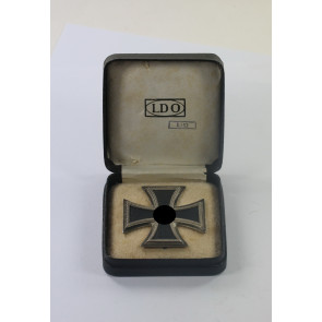 Eisernes Kreuz 1. Klasse 1939, Hst. L/52, zentral Punze (!), im LDO Etui L/52