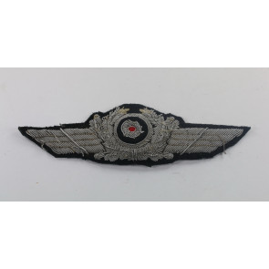 Luftwaffe, Schwinge mit Kokarde für die Schirmmütze der Offiziere (gestickt)