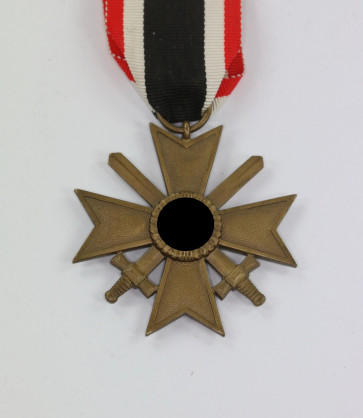 Kriegsverdienstkreuz 2. Klasse mit Schwertern, Buntmetall - Militaria-Berlin