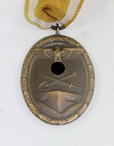  Deutsches Schutzwall Ehrenzeichen - Militaria-Berlin