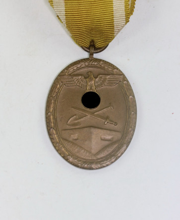  Deutsches Schutzwall Ehrenzeichen, "Für Arbeit zum Schutze Deutschlands" - Militaria-Berlin