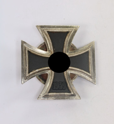  Eisernes Kreuz 1. Klasse 1939, an Schraubscheibe, E.F. Wiedmann, Hilfslienen Variante (!) - Militaria-Berlin