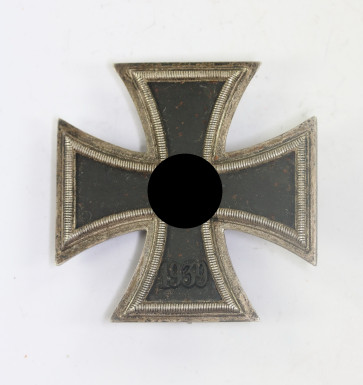  Eisernes Kreuz 1. Klasse 1939, Hst. 20 und L/52 (Doppelhersteller) - Militaria-Berlin