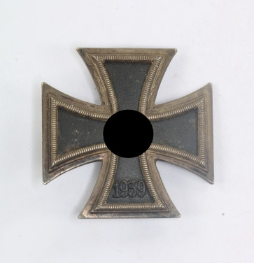  Eisernes Kreuz 1. Klasse 1939, Hst. L/10 Mikropunze (Deschler & Sohn, München) - Militaria-Berlin