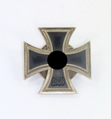  Eisernes Kreuz 1. Klasse 1939, Hst. L/13, an Schraubscheibe (Paul Meybauer, Berlin) - Militaria-Berlin