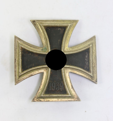  Eisernes Kreuz 1. Klasse 1939, Hst. L/13 (Paul Meybauer, Berlin) - Militaria-Berlin