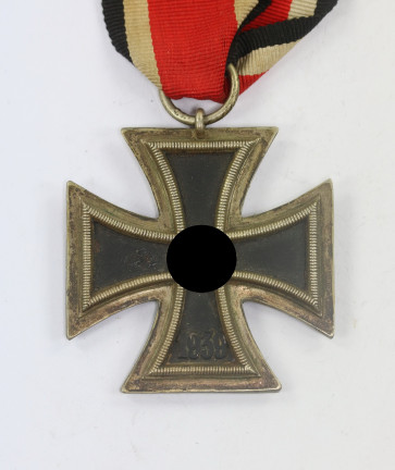  Eisernes Kreuz 2. Klasse 1939,Hst. 24 (Arbeitsgemeinschaft der Hanauer Plakettenhersteller, Hanau) - Militaria-Berlin