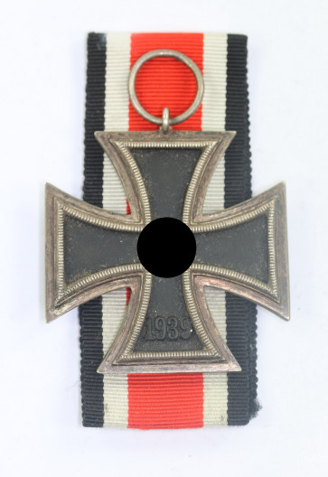  Eisernes Kreuz 2. Klasse 1939, Variante mit der runden "3", Deschler & Sohn, München - Militaria-Berlin