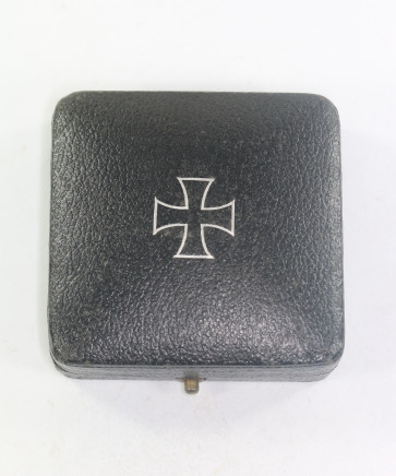  Etui Eisernes Kreuz 1. Klasse 1939, gewölbter Deckel - Militaria-Berlin