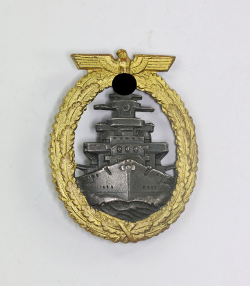  Flottenkriegsabzeichen, Hst. Schwerin Berlin (Buntmetall) - Militaria-Berlin