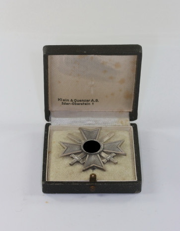  Kriegsverdienstkreuz 1. Klasse mit Schwertern, Hst. 65, im Etui Klein & Quenzer - Militaria-Berlin