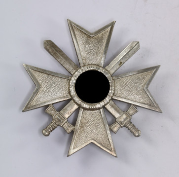  Kriegsverdienstkreuz 1. Klasse mit Schwertern, Julius Bauer Söhne, Zella-Mehlis - Militaria-Berlin