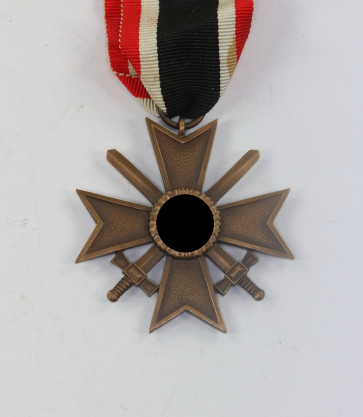  Kriegsverdienstkreuz 2. Klasse mit Schwertern, Buntmetall - Militaria-Berlin