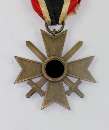  Kriegsverdienstkreuz 2. Klasse mit Schwertern, Buntmetall - Militaria-Berlin