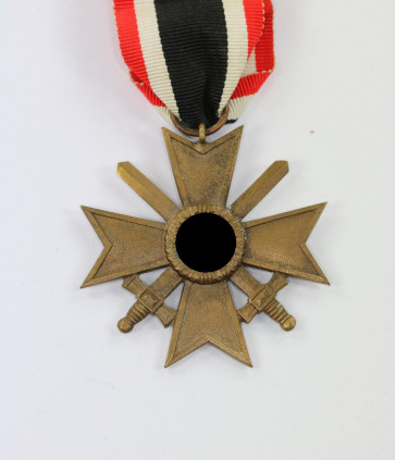  Kriegsverdienstkreuz 2. Klasse mit Schwertern, Buntmetall - Militaria-Berlin
