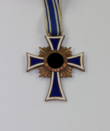  Mutterkreuz in Bronze, Der Deutschen Mutter - Militaria-Berlin