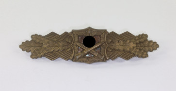  Nahkampfspange in Bronze, Hst. A.G.M.u.K. Gablonz - Militaria-Berlin