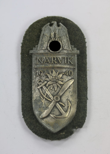  Narvik Schild auf Heeresstoff, C.E. Juncker, Berlin (Zink) - Militaria-Berlin