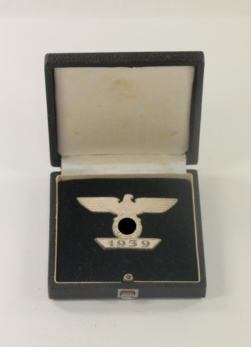  Wiederholungsspange 1. Klasse 1939, Eugen Schmidthäußler, Pforzheim, im Etui - Militaria-Berlin