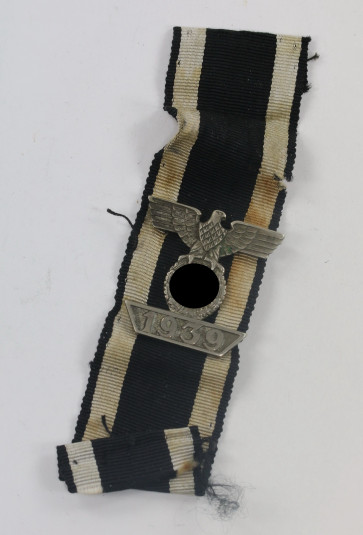  Wiederholungsspange 2. Klasse 1939, J.E. Hammer & Söhne, Geringswalde (Buntmetall) - Militaria-Berlin